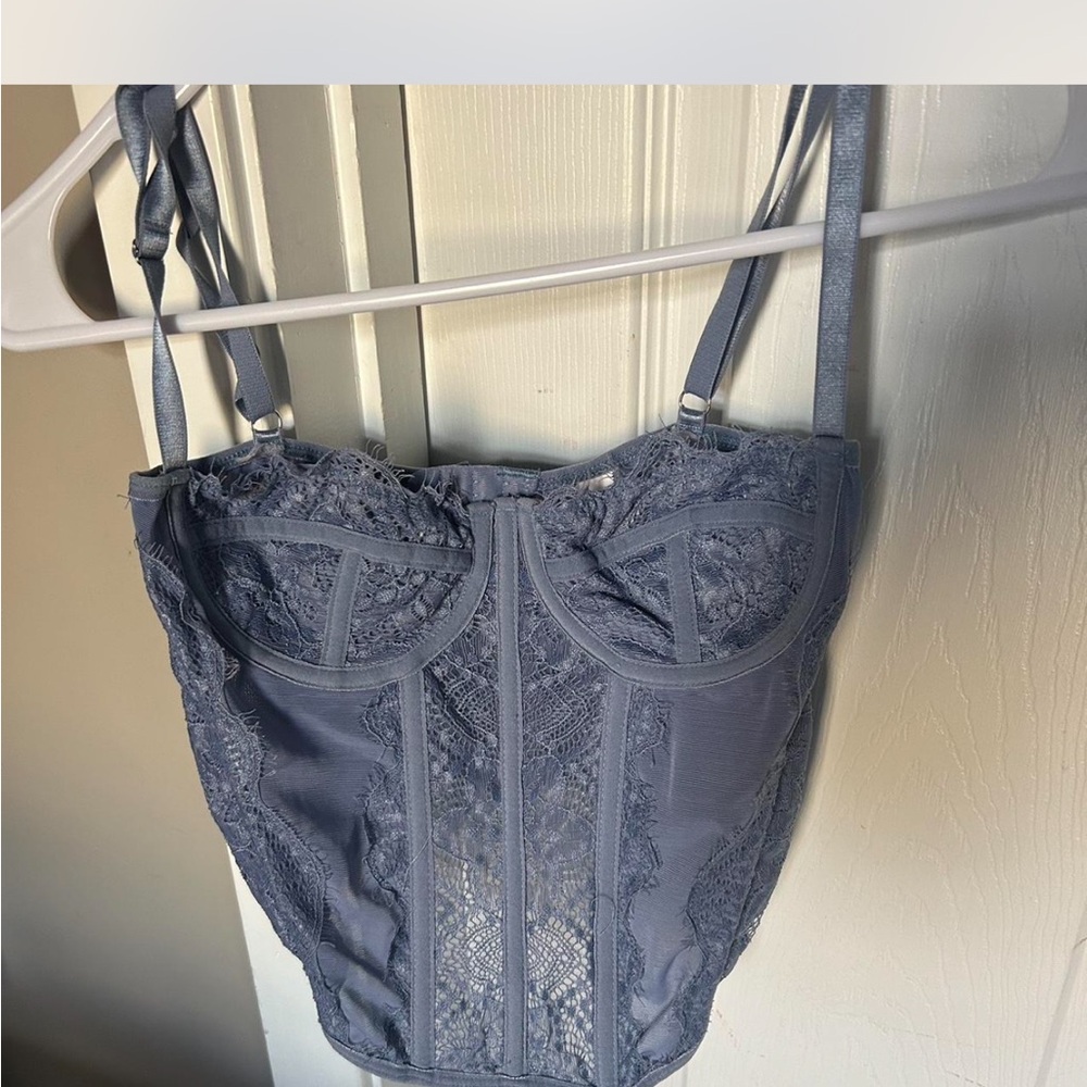 Elegant Lace Bustier in Blue